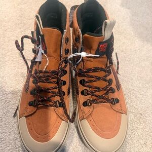 MTE sk8te waterproof Vans Tan and Black Winter Boots